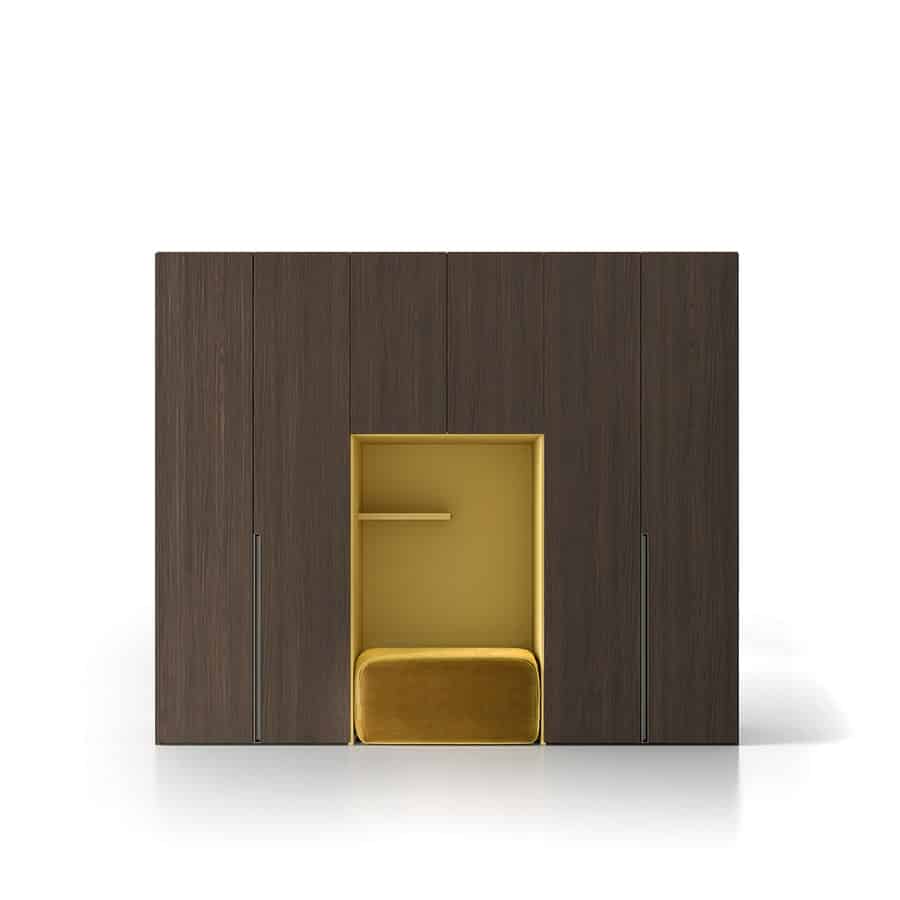 Particolare del modulo pouf disponibile per l'armadio a battente Sabaudia