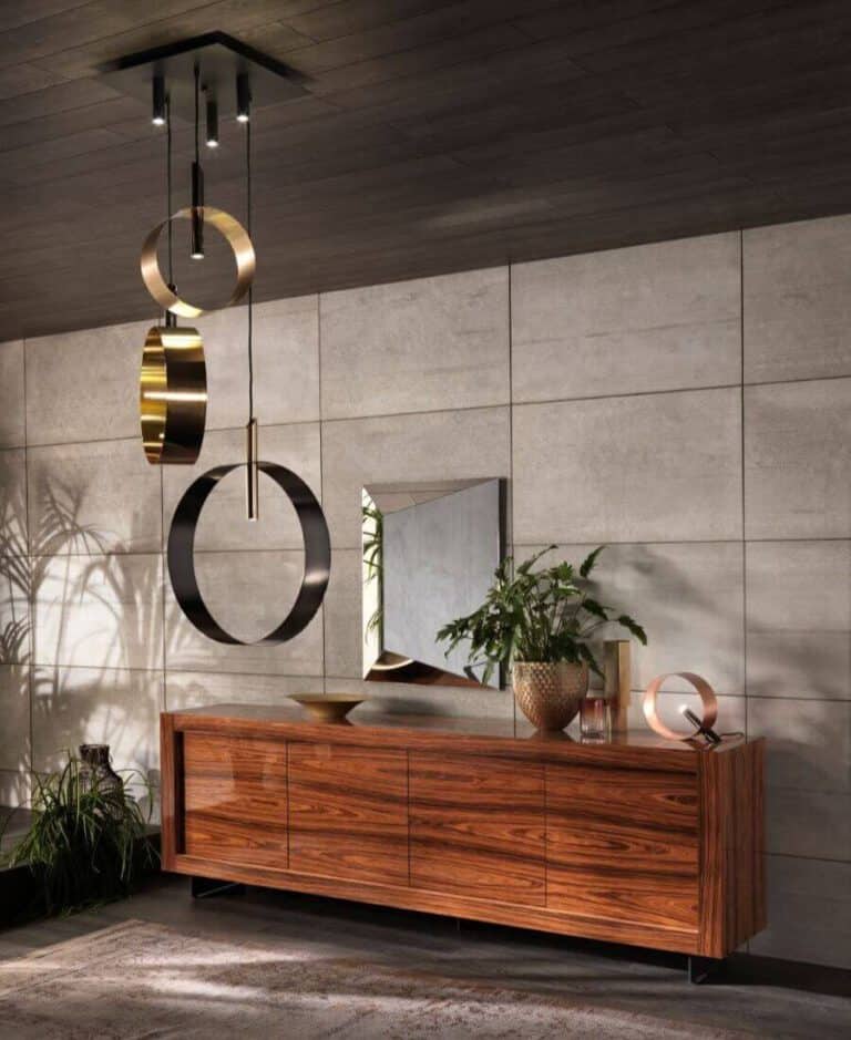 La lampada Loop sul soffitto di un soggiorno