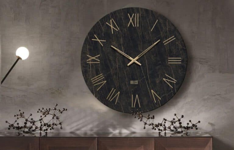 Primo piano dell'orologio Portofino in versione desir noir