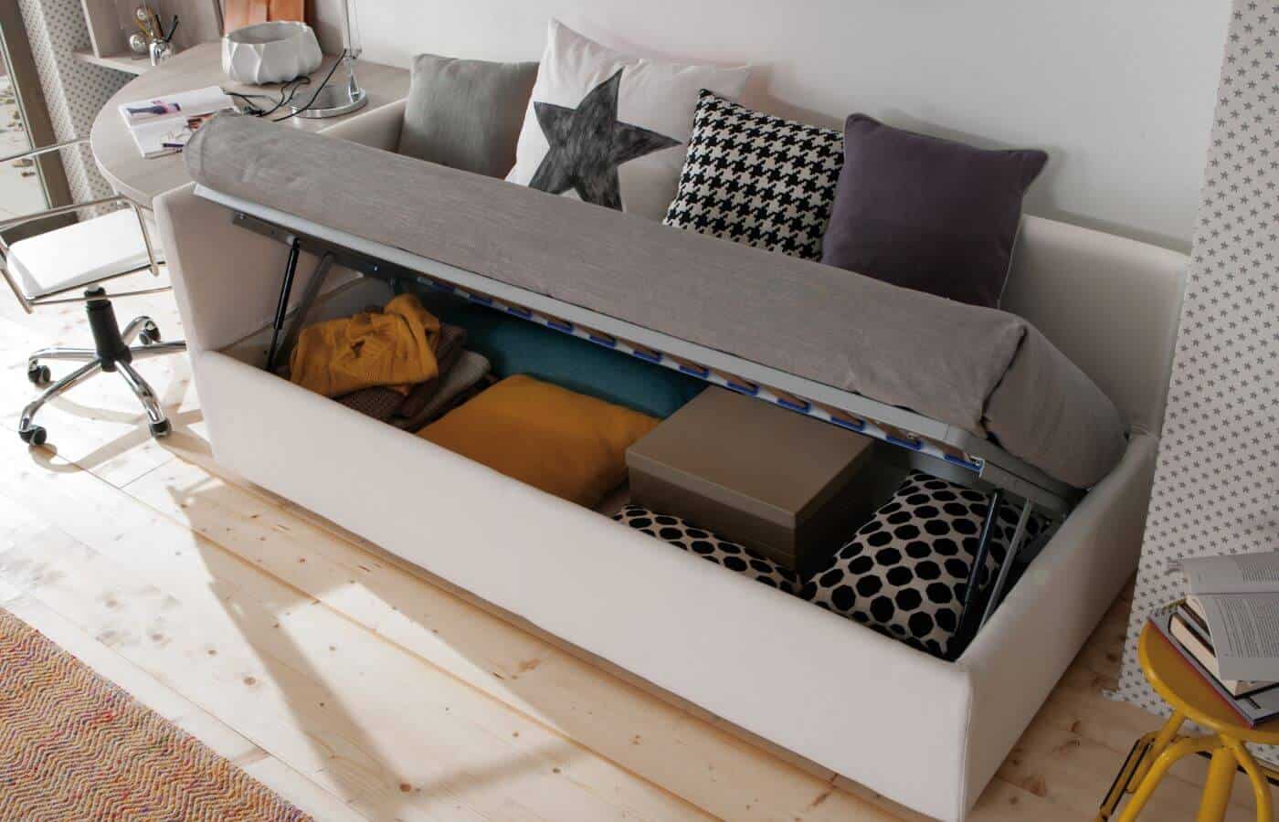 Letto con scomparto per coperte e altri oggetti