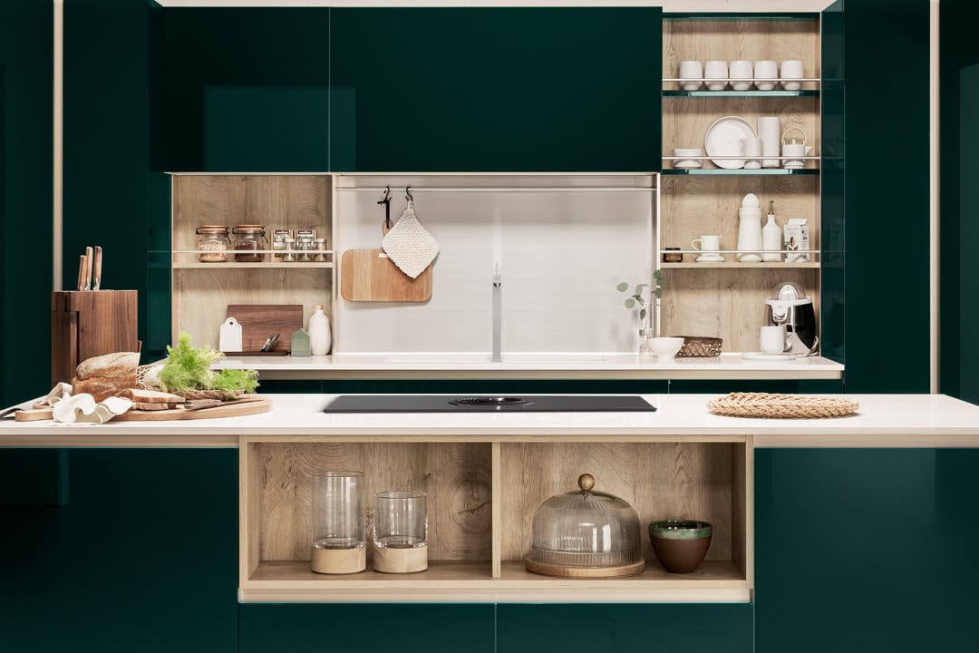 cucina-lounge-isola-laccato-lucido-verde-caranto-il-mobile-veneta-cucine (5)