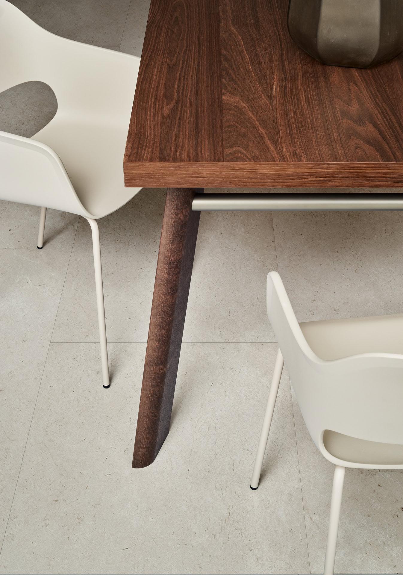 cucina-lounge-isola-living-vetro-laccato-opaco-arancio-caranto-il-mobile-veneta-cucine (3)