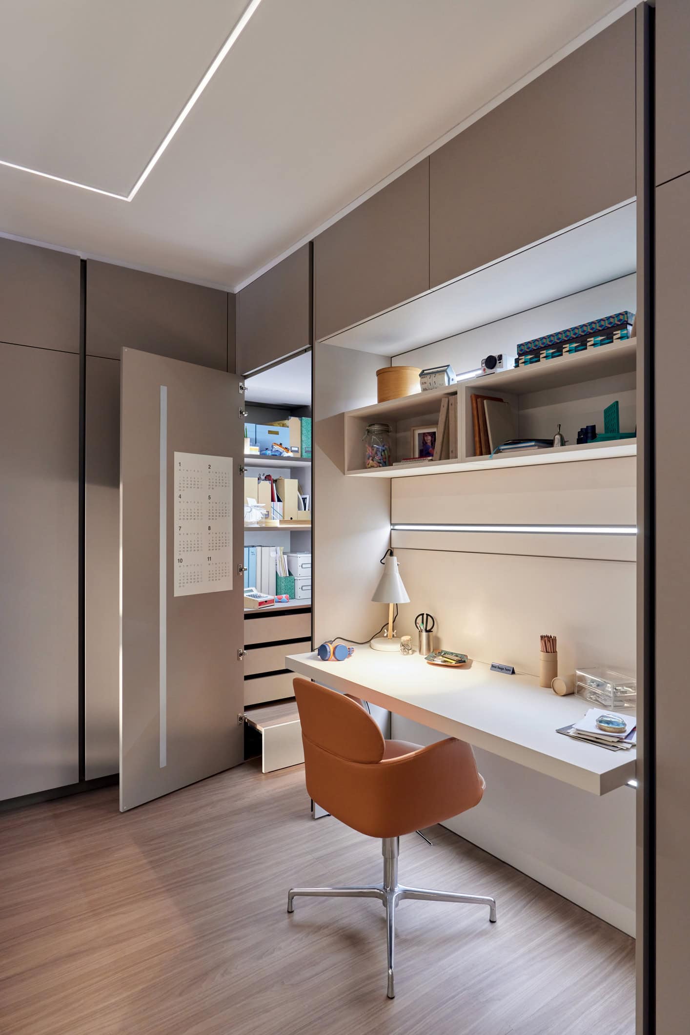 cucina-lounge-penisola-home-office-laccata-maxi-capienza-luci-caranto-il-mobile-veneta-cucine (6)