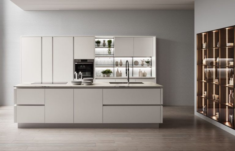 cucina-oyster-isola-laccato-opaco-bianco-caranto-vetrine-legno-luci-il-mobile-veneta-cucine (1)