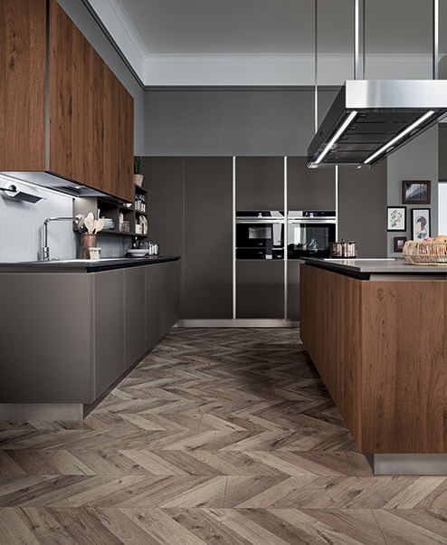 cucina-riflex-isola-vetro-opaco-marrone-legno-olmo-antico-caranto-luci-colonne-maxi-vetrine-il-mobile-veneta-cucine (5)