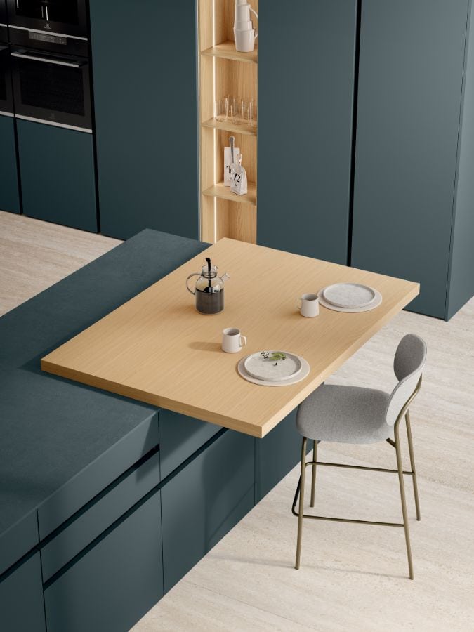 cucina-veneta-cucine-iconica-isola-laccato-legno-vetrina-caranto-collezione-il-mobile (6)